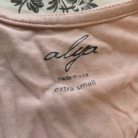 Light pink wrap dress - Picture 2 of 2